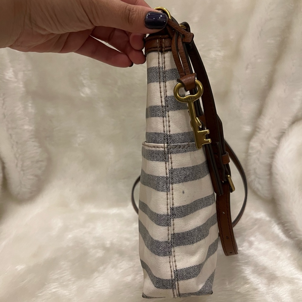 FOSSIL Crossbody - Picture 4 of 12